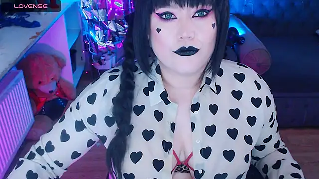 Snapshot of wickedxqueen chatting on 02/06/25, 04:31 wickedxqueen online show from 02/06/25, 04:31