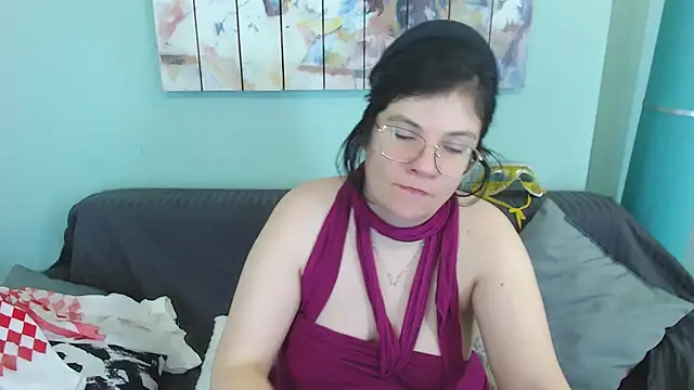 Snapshot of EverlyRays chatting on 02/11/25, 01:30 EverlyRays online show from 02/11/25, 01:30