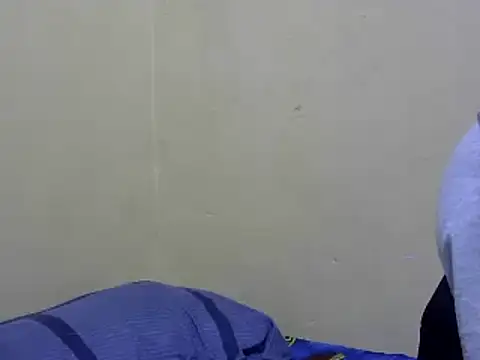 Snapshot of Smillie_prety chatting on 01/27/25, 04:09 Smillie prety online show from 01/27/25, 04:09