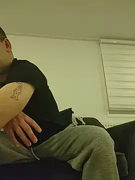 steviebigdick1992 online show from 11/05/25, 06:19