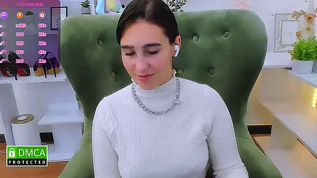  Eliizabeth  online show from 10/08/25, 09:12