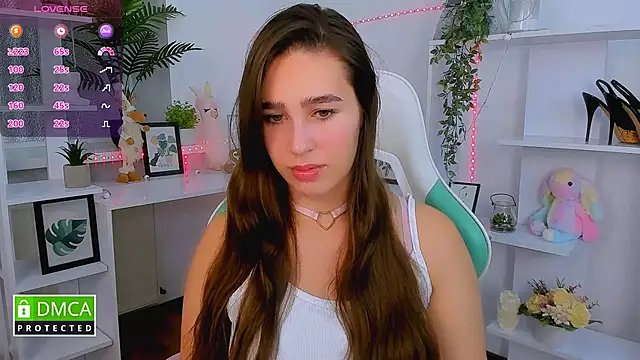  Eliizabeth  online show from 10/17/25, 08:44