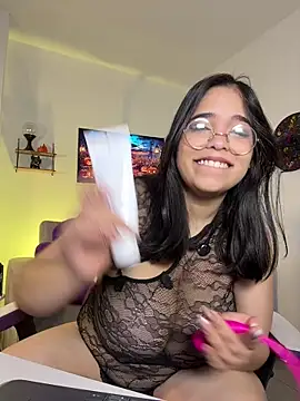 tati reyess online show from 10/25/25, 11:29
