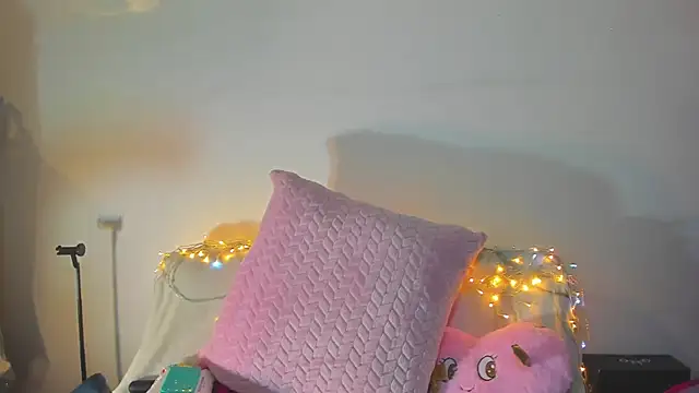 Natalia Suarez online show from 09/18/25, 02:13