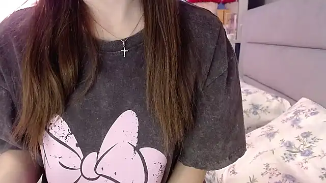 Snapshot of Viktoriiya_bald chatting on 03/04/25, 10:46 Viktoriiya bald online show from 03/04/25, 10:46