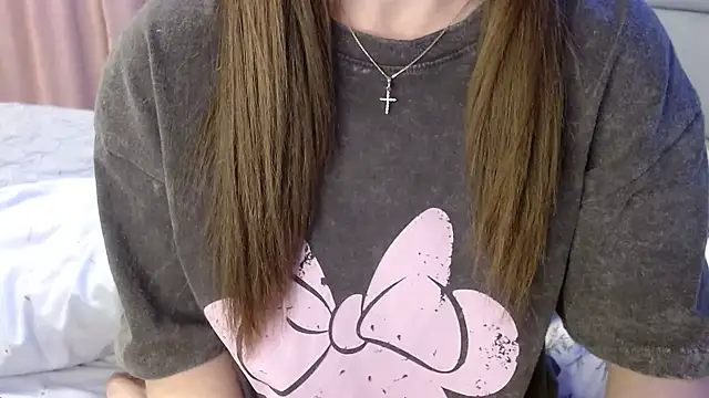 Snapshot of Viktoriiya_bald chatting on 03/20/25, 08:51 Viktoriiya bald online show from 03/20/25, 08:51