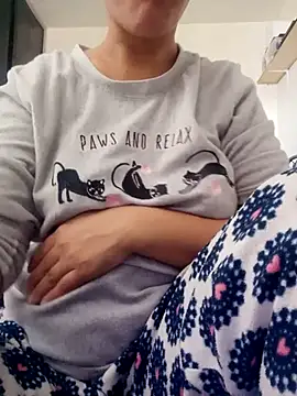 lolo890 online show from 10/28/25, 11:47