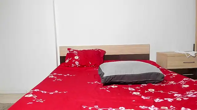 Ellyslimdoll online show from 10/30/25, 02:02