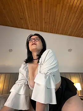 adriana71 online show from 10/10/25, 04:33