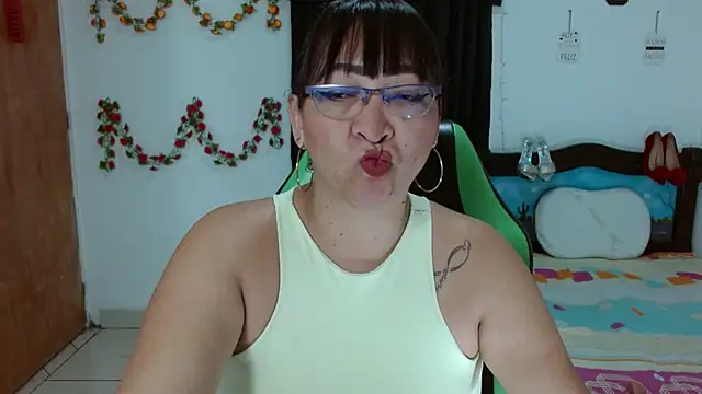 Snapshot of candy_crazy38 chatting on 01/25/25, 10:39 candy crazy38 online show from 01/25/25, 10:39