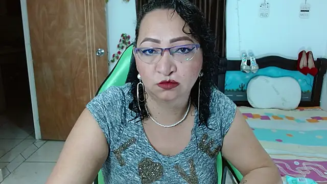 Snapshot of candy_crazy38 chatting on 02/01/25, 12:05 candy crazy38 online show from 02/01/25, 12:05