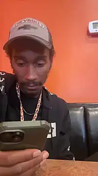 Snapshot of ITSONLYKENNY chatting on 02/15/25, 08:11 ITSONLYKENNY online show from 02/15/25, 08:11