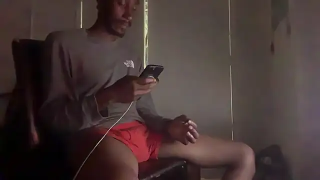 Snapshot of ITSONLYKENNY chatting on 09/19/25, 03:41 ITSONLYKENNY online show from 09/19/25, 03:41