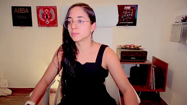 adriana  sosa  online show from 12/04/24, 11:35