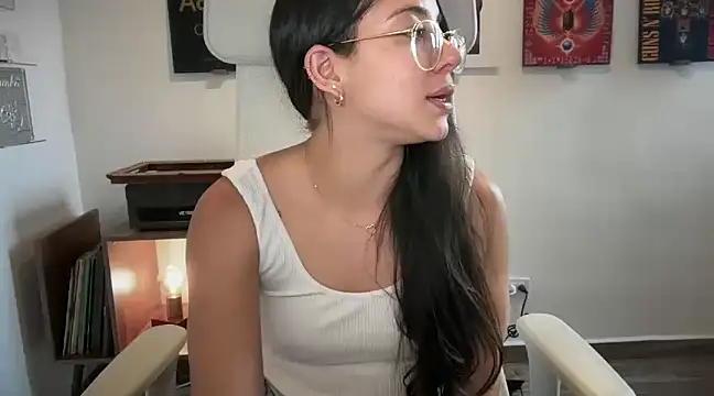 adriana  sosa  online show from 02/16/25, 09:27