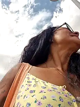 Snapshot of Allana_Squirt chatting on 09/21/25, 10:50 Allana Squirt online show from 09/21/25, 10:50