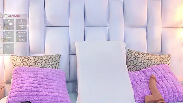 Iris Ross  online show from 11/08/25, 11:32