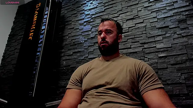 Snapshot of David_Big_Daddy chatting on 11/12/25, 02:01 David Big Daddy online show from 11/12/25, 02:01