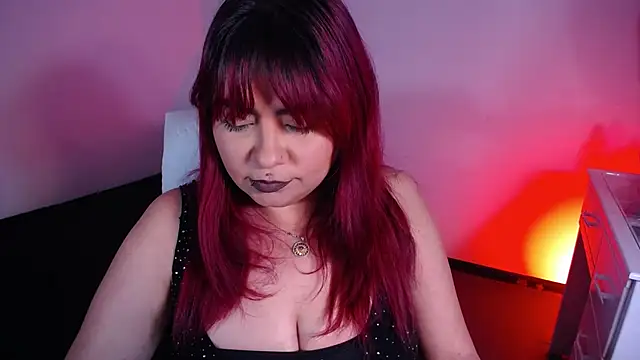 Snapshot of bad_scarlett1 chatting on 10/21/25, 12:55 bad scarlett1 online show from 10/21/25, 12:55