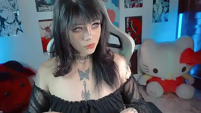 Snapshot of Deadly_Doll chatting on 09/17/25, 10:22 Deadly Doll online show from 09/17/25, 10:22