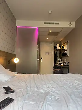 MileySin1111 online show from 10/27/25, 11:14