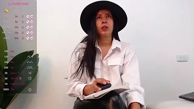 Snapshot of marthina_thompsson chatting on 12/03/24, 12:59 marthina thompsson online show from 12/03/24, 12:59