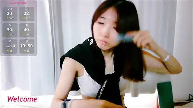 Love me Eri  online show from 10/06/25, 12:19