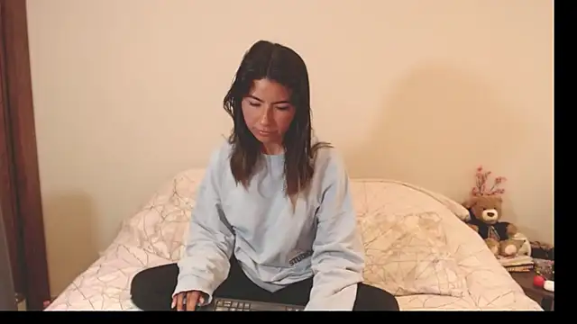 alice middlee online show from 10/07/25, 04:48