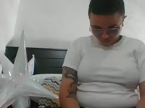 Snapshot of EdenJupiter chatting on 03/20/25, 04:29 EdenJupiter online show from 03/20/25, 04:29