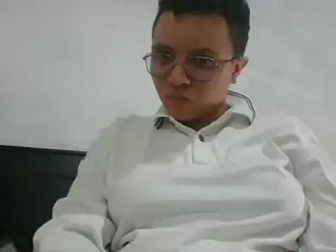 Snapshot of EdenJupiter chatting on 10/28/25, 04:16 EdenJupiter online show from 10/28/25, 04:16