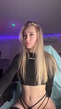 Snapshot of Good__Girl_ chatting on 10/24/25, 02:57 Good Girl online show from 10/24/25, 02:57