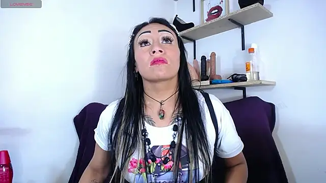 luna sofia69 online show from 02/05/25, 02:16