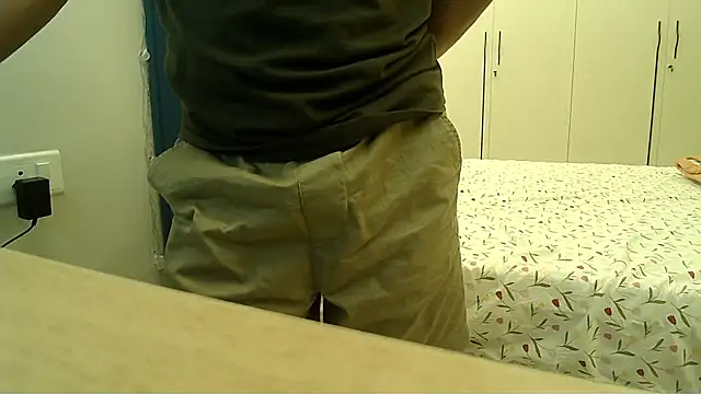 Snapshot of insanefreak69 chatting on 01/05/25, 04:06 insanefreak69 online show from 01/05/25, 04:06