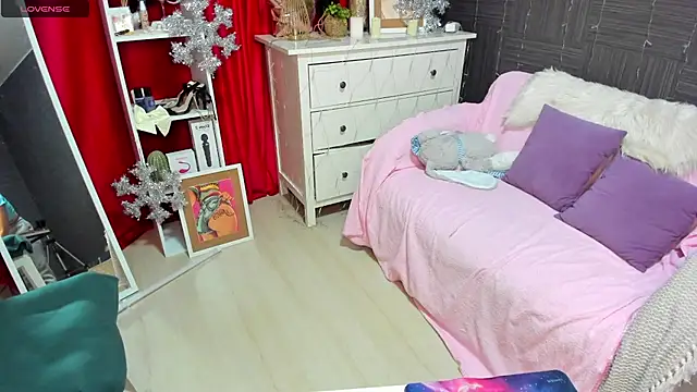 Snapshot of Queen_baby chatting on 12/07/24, 11:07 Queen baby online show from 12/07/24, 11:07