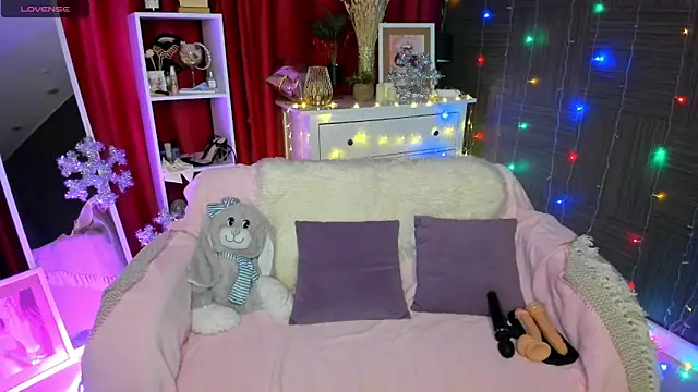 Snapshot of Queen_baby chatting on 12/28/24, 01:39 Queen baby online show from 12/28/24, 01:39