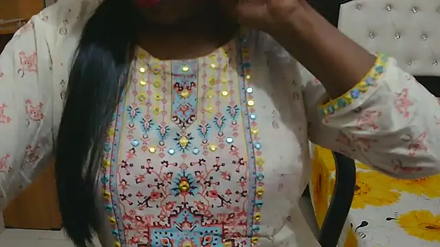 Snapshot of esita_1212 chatting on 10/21/25, 12:22 esita 1212 online show from 10/21/25, 12:22