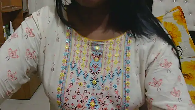 Snapshot of esita_1212 chatting on 10/22/25, 03:23 esita 1212 online show from 10/22/25, 03:23