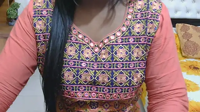 Snapshot of esita_1212 chatting on 11/08/25, 01:39 esita 1212 online show from 11/08/25, 01:39