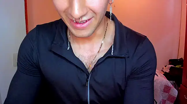 Snapshot of Tommy_Bred chatting on 02/19/25, 09:36 Tommy Bred online show from 02/19/25, 09:36