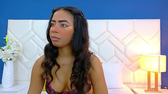 Snapshot of Tyra_Kane chatting on 09/11/25, 04:01 Tyra Kane online show from 09/11/25, 04:01