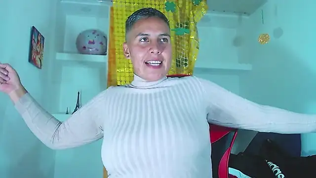 Yessi rousse online show from 03/18/25, 08:15