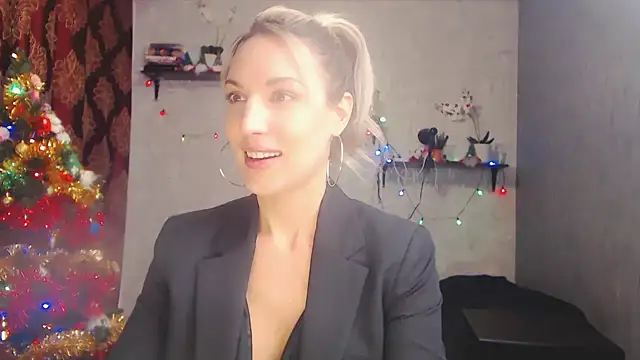 Snapshot of MillaXQueen chatting on 12/16/24, 07:26 MillaXQueen online show from 12/16/24, 07:26
