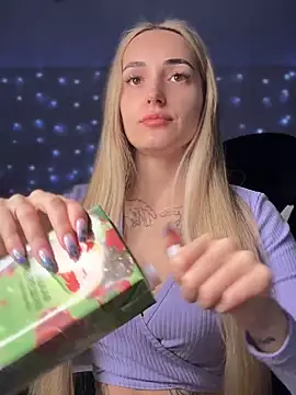 Snapshot of minalawarden chatting on 10/27/25, 10:08 minalawarden online show from 10/27/25, 10:08