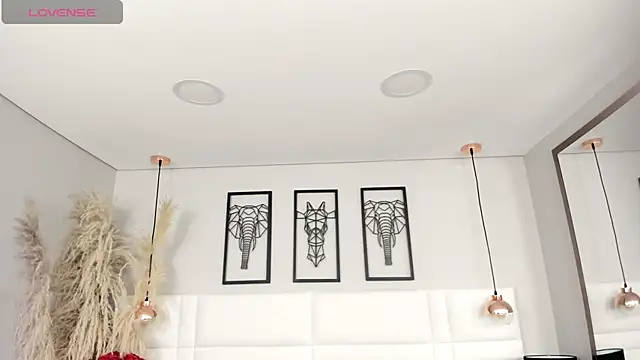 Rebeca jones online show from 09/18/25, 12:07