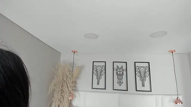 Rebeca jones online show from 11/04/25, 12:26