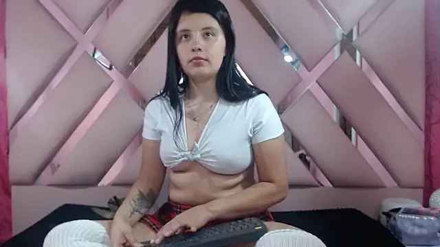 Snapshot of nathaly_low1 chatting on 02/19/25, 08:55 nathaly low1 online show from 02/19/25, 08:55