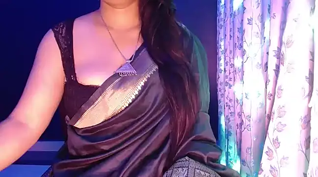 Snapshot of janifer001 chatting on 01/11/25, 12:33 janifer001 online show from 01/11/25, 12:33