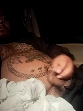 Snapshot of Martinez7233 chatting on 11/01/25, 11:12 Martinez7233 online show from 11/01/25, 11:12