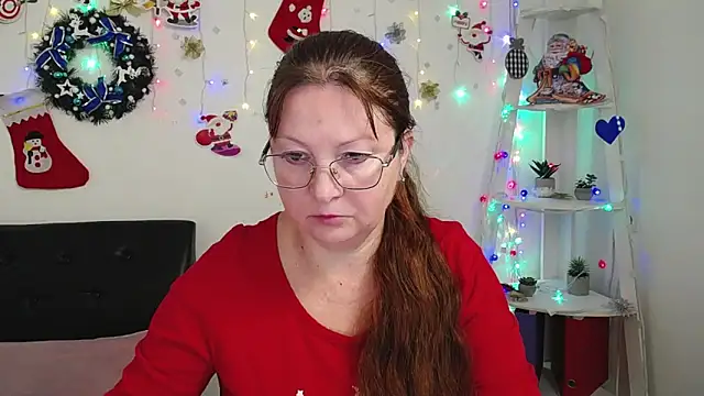 Snapshot of VanessaHotts chatting on 12/26/24, 07:56 VanessaHotts online show from 12/26/24, 07:56