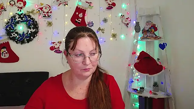Snapshot of VanessaHotts chatting on 12/26/24, 05:08 VanessaHotts online show from 12/26/24, 05:08